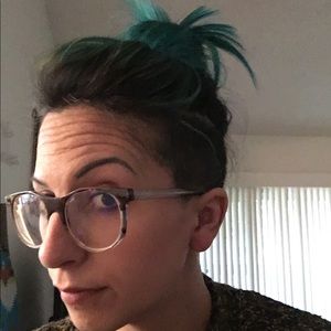 Meet your Posher, Laura